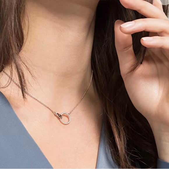 Swarovski necklace - Picture 5 of 8